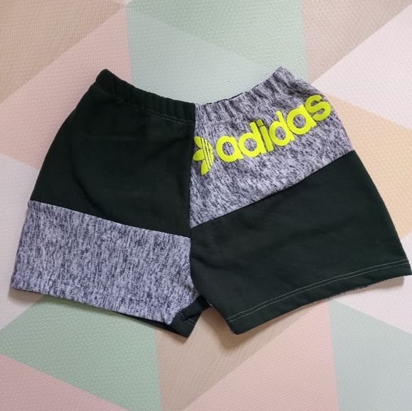 - Adidas Reconstructed Green and Grey Colorblock Short S - Picture 2 of 8